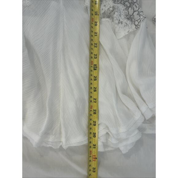 Free People Tunic Top Woman Sz S  Romantic White Black Stitch Flowers Lace Boho - Picture 9 of 9